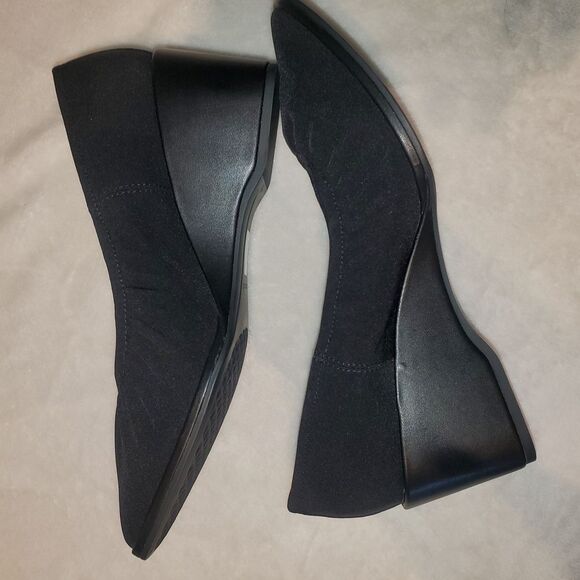 Black Wedge Slip On Sz 9.5 10 Stretch, New in Box Aerosoles Airie Normcore - Picture 1 of 10